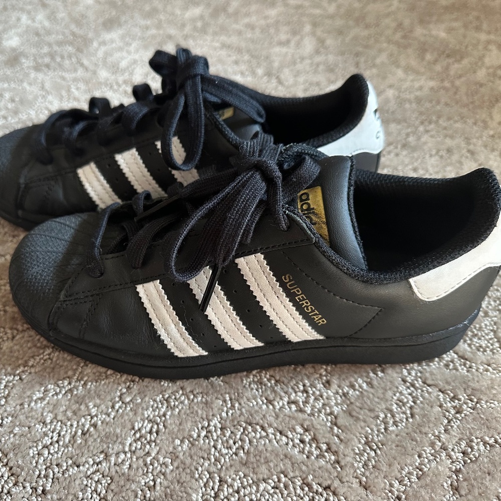 Adidas Superstar size 4